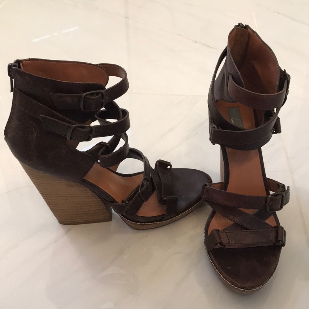 Distressed leather high sandal in brown size 38